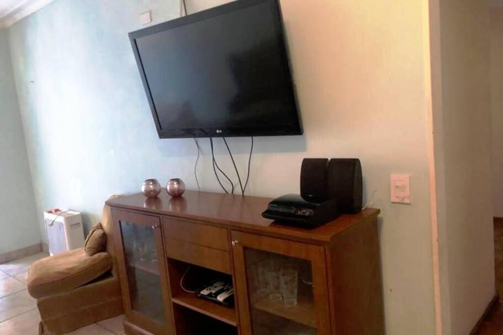 ¡pleno Centro Con Patio Grande Y Cochera! Apartment Corrientes